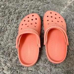 peach colored crocs
